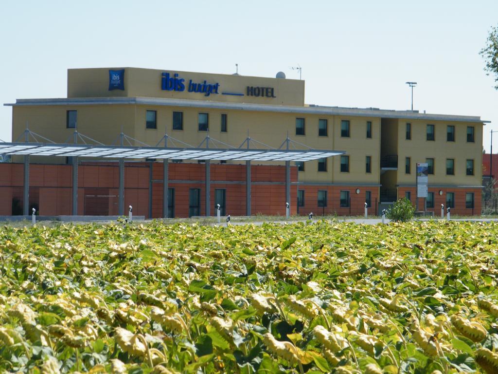 Ibis Budget Castelnaudary - A61 Екстер'єр фото