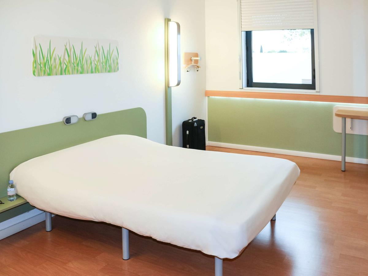 Ibis Budget Castelnaudary - A61 Екстер'єр фото